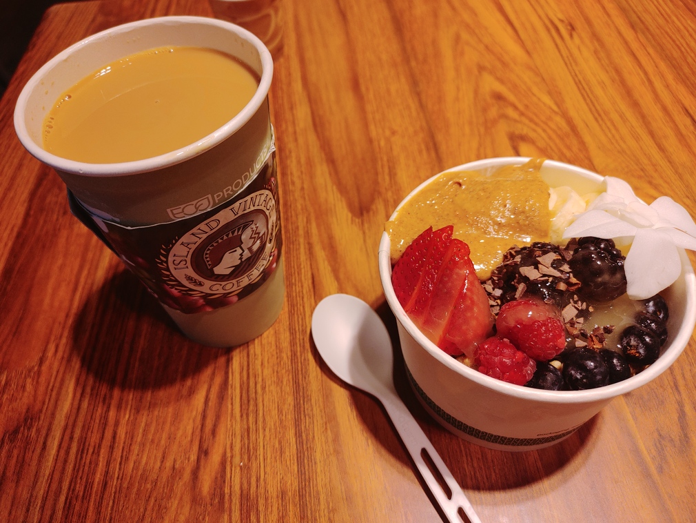 Acai Bowl and Coffee in Honolulu